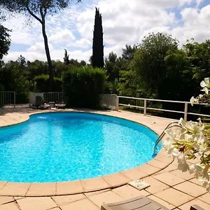 2* Hotel Le Relais Des Lavandins